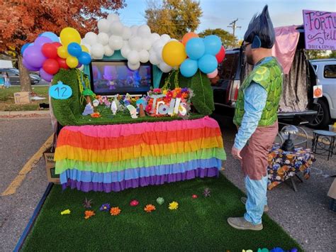 Trolls trunk or treat in 2023 | Trunk or treat, Balloon decorations, Balloons