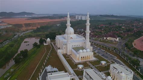 Aerial view of Sri Sendayan Mosque in Seremban, Negeri Sembilan, Malaysia in the morning. Stock ...