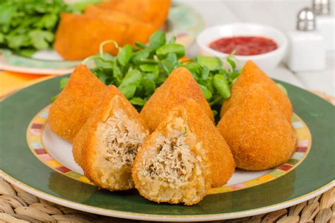 Receta de ''Coxinhas'' de Pollo : Aprende a preparar este plato brasileño