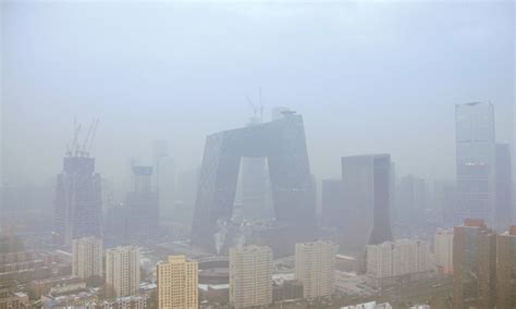 Air pollution in Beijing hits hazardous levels - Newspaper - DAWN.COM