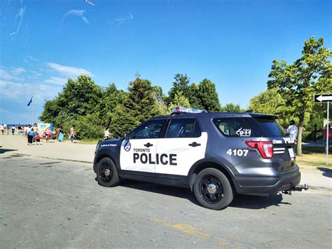 Toronto Police Services Ford FPIU (taken at Scarborough Bluffs during ...