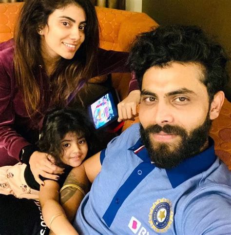 Ravindra Jadeja with his wife Reeva Solanki and daughter Nidhyana ...