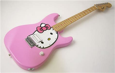 Hello Kitty Guitar – Fernandes & Fender – Hello Kitty Hell