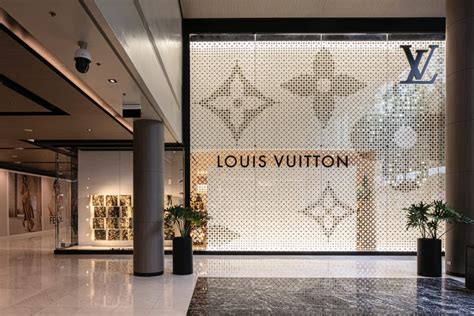 EXCLUSIVE: Louis Vuitton Unveils Biggest Store in the Philippines in Ayala Malls Makati ...