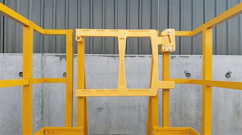 Self-Closing Safety Gate | Universal Gravity-Closing Safety Gates