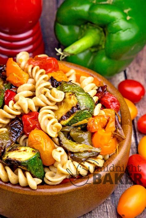 Roasted Pepper Whole Wheat Pasta Salad - The Midnight Baker