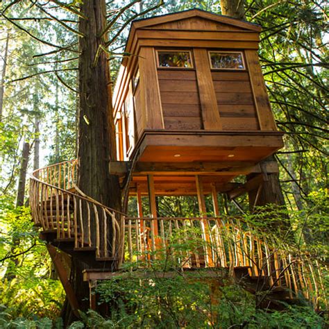 15 Unique And Extraordinary Treehouses For Adults