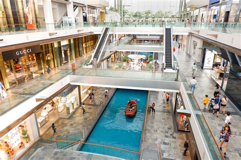 Singapore Shopping Malls Survival Guide - Miss Travel Clogs