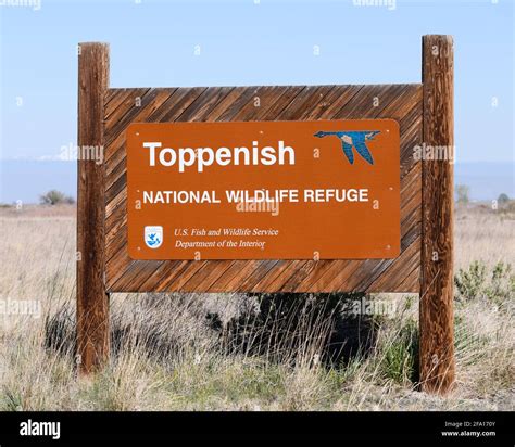 Us national wildlife refuge sign hi-res stock photography and images - Alamy