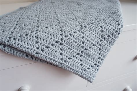 Crochet diamond baby blanket – Stay & Roam