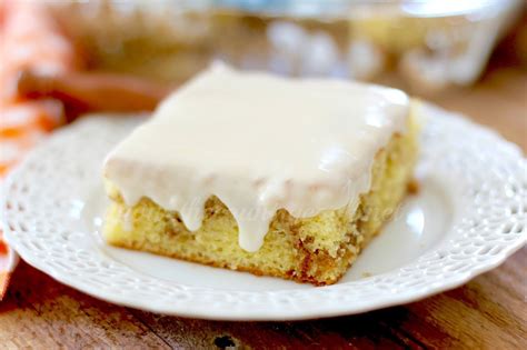 GLAZED HONEY BUN CAKE | Recipe | Honey bun cake, Honey buns, Bun cake