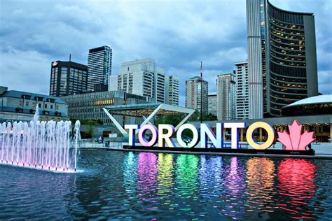 Best Toronto Hotels & Neighborhoods For Your First Visit