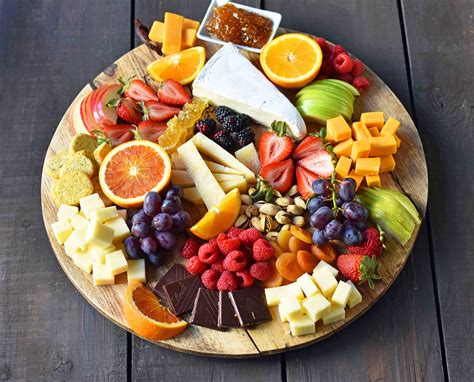 How to make the BEST Fruit and Cheese Board – Modern Honey