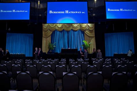 Warren Buffett's Berkshire Hathaway Annual Meeting, In Tweets | Fortune