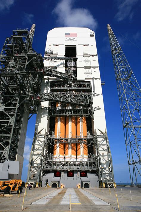 nasa orion launch hq high res photos (2) » TwistedSifter