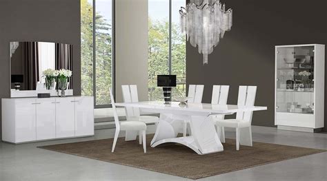 D313 Modern Dining Room Set in White Lacquer Finish