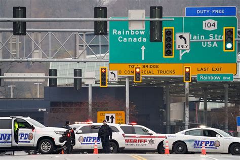 Rainbow Bridge reopens as probe of ‘horrific’ vehicle explosion continues | Globalnews.ca