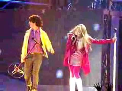 Jonas Brothers & Hannah Montana en concierto - YouTube