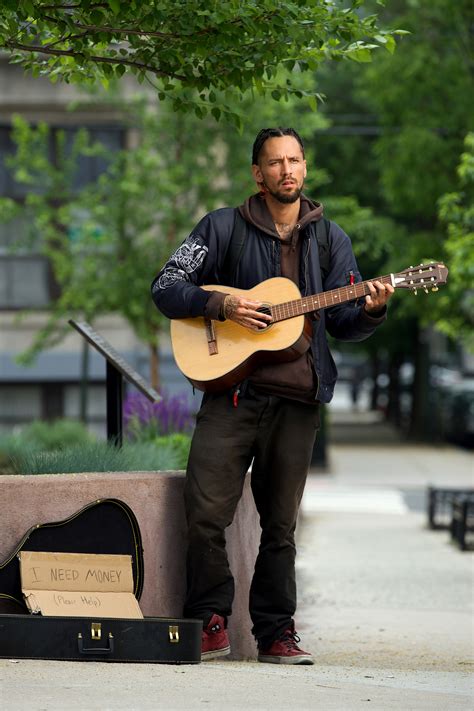 Tom Jones' illegitimate son is now a homeless busker - Smooth