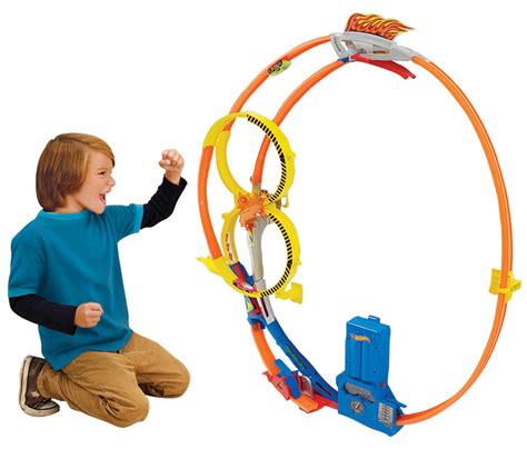 Amazon.com: Hot Wheels Super Loop Chase Race Trackset: Toys & Games