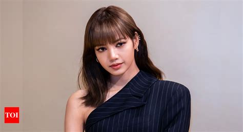 BLACKPINK's Lisa returns to Korea amidst controversy | K-pop Movie News ...