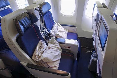 Review: Air France (777-300ER) Premium Economy From N to Paris