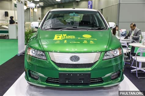 BYD e6 electric vehicle shown at IGEM 2017 – 121 hp, 450 Nm, 400 km range, available for fleet ...