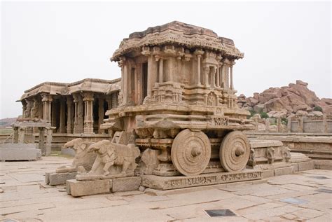 Ruins at Hampi – Discovering India