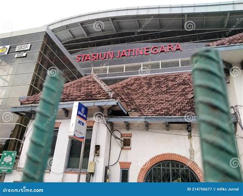 Stasiun Jatinegara, Jakarta, Indonesia - (01-21-2021) : Historical ...