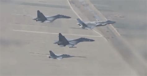 Chinese J-20 Stealth Fighters Team Up with J-16 Flankers For Large ...