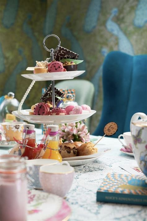 Go Mad w/ this Alice in Wonderland Tea Party in London – Inspirations | Essential Home