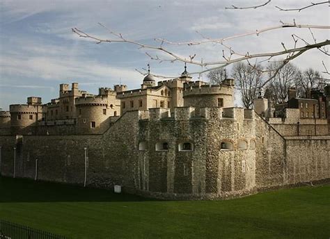 king henry viii castle Burial places of the tudors