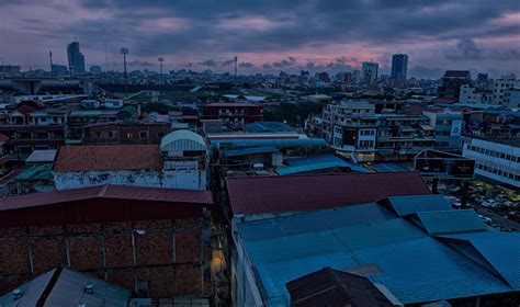 Phnom Penh Sunrise & Podcast No. 10 | www.justwalkedby.com/2… | Flickr