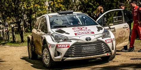 Toyota Yaris: Road car v Rally car - Photos