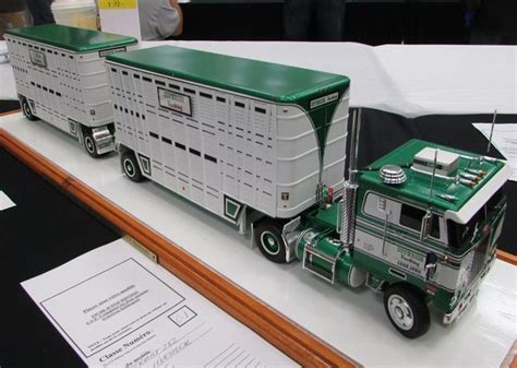 Peterbilt 352 Superior Trucking 1/25 Scale | Model truck kits, Plastic model cars, Model cars ...