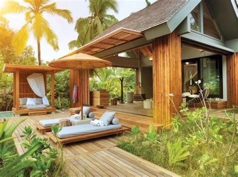 30+ COZY BAMBOO GARDEN DECOR FOR PRIVATE PLACE | Villa design, Tropical houses, Tropical house ...