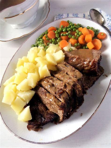 Dutch Oven Roast Beef (with Balsamic Vinegar)