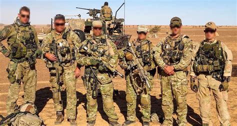 Opérateurs SAS du 1er RPIMa PATSAS pendant l'Opération Serval au Mali 🇫🇷 • Partenaire : @welkit ...