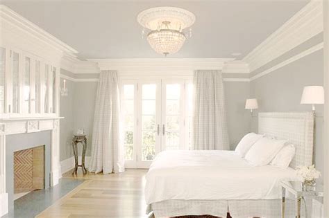 white english country house bedroom with crown molding - Decoist