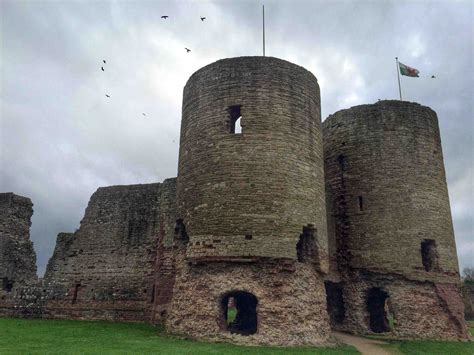 Visiting Castles & the Coast of North Wales - Stop Having a Boring Life