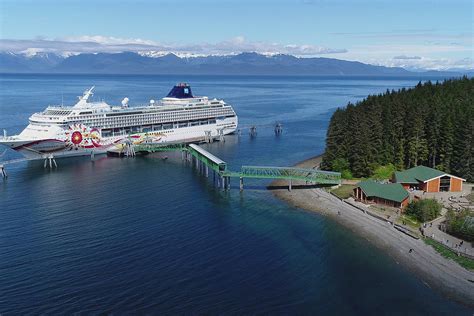 Small town, big ships: More cruise ships headed to Hoonah | Juneau Empire