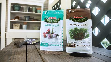 Bone Meal vs Blood Meal. What’s the difference? – P. Allen Smith