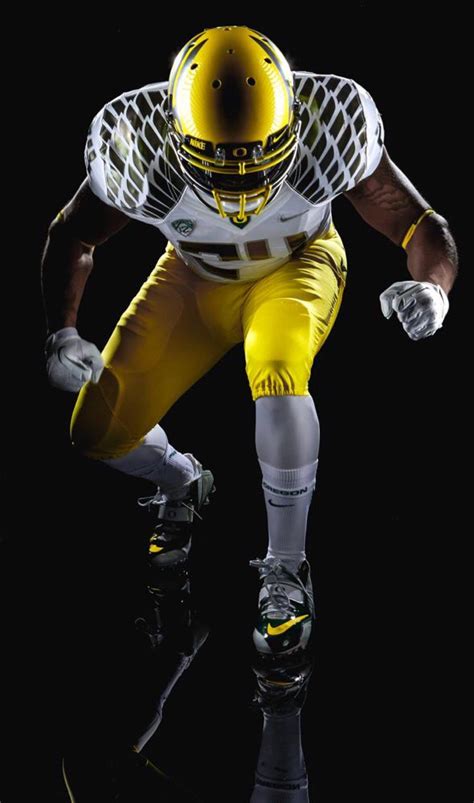 Oregon Ducks uniform update: No.5 Ducks wear white and yellow against ...