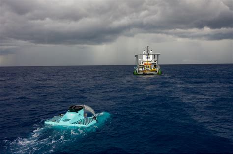 Triton's Six-Person Submarine: ‘Salon of the Sea’ - YachtWorld