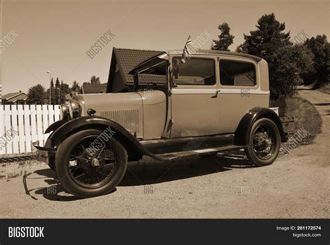 Vintage Ford Model T Image & Photo (Free Trial) | Bigstock