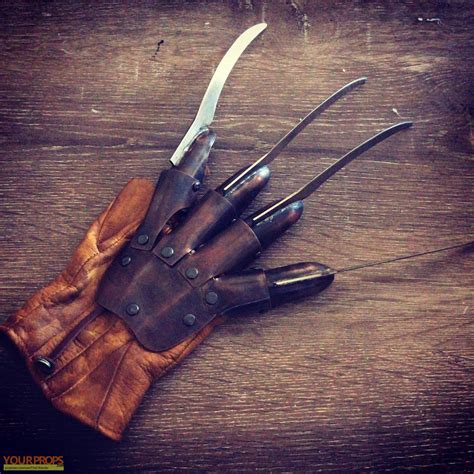 Freddy vs. Jason Replica Freddy Krueger Glove made from scratch