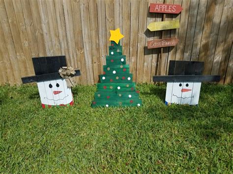 Diy fall lawn ornaments lawn decorations Lawn Ornaments, Christmas Ornaments, Fall Lawn, Lawn ...