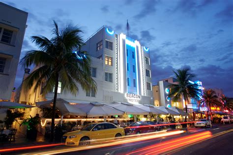 File:Beacon Hotel at Night.jpg - Wikimedia Commons