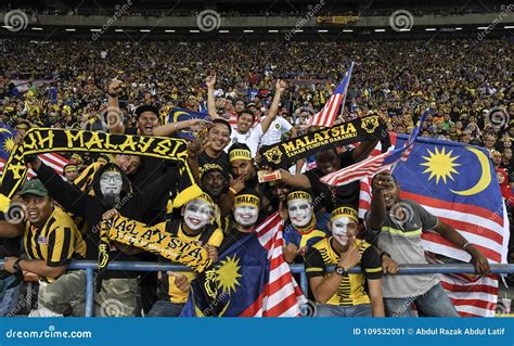 Malaysia Football Fans with Flag Editorial Photo - Image of harimau, games: 109532001