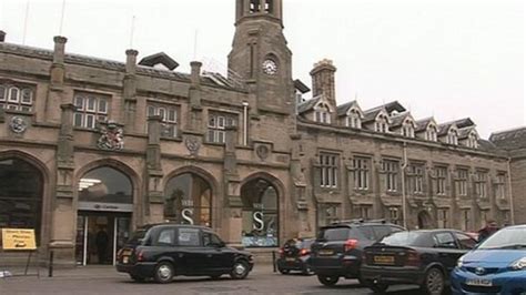 Carlisle Railway Station lift fire - BBC News